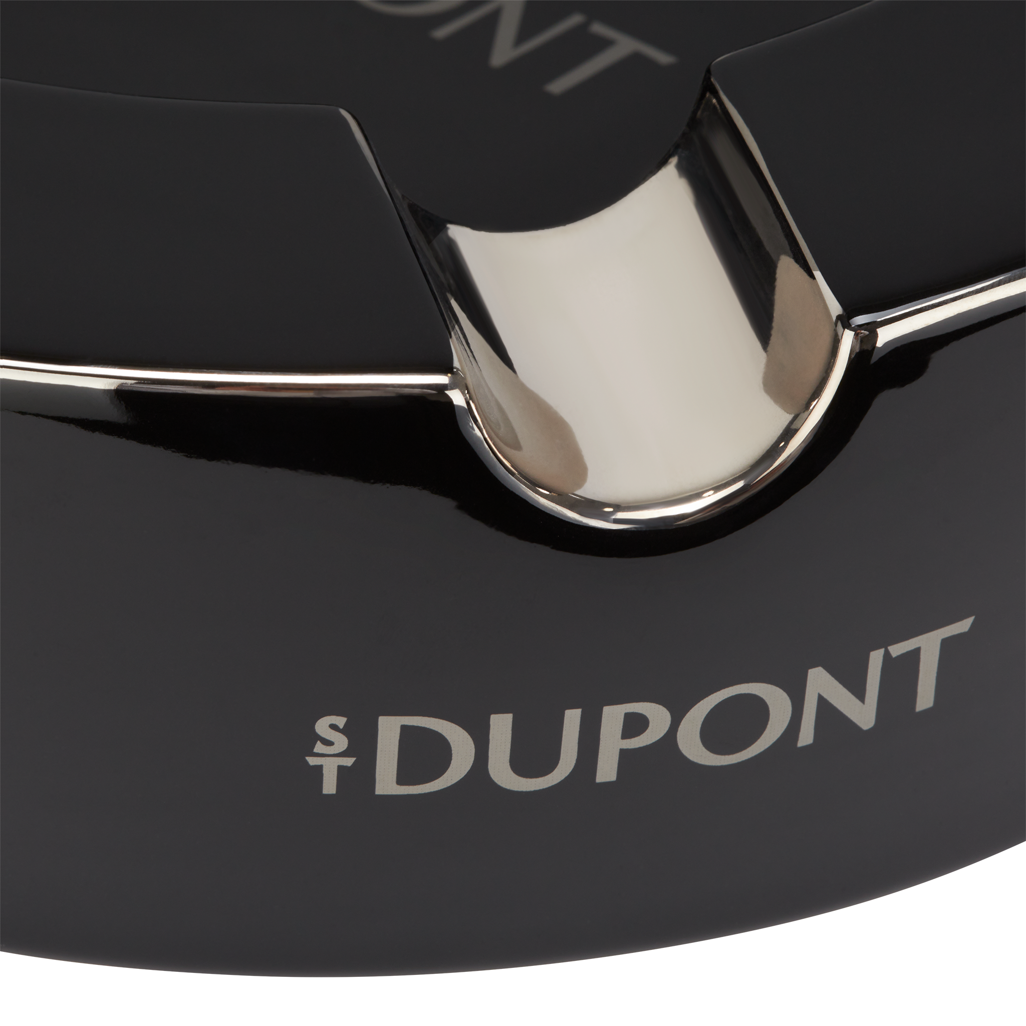 S.T. Dupont cenicero XL negro y plateado